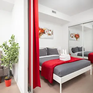 Centrally Located In The Heart Of Downtown Apartment Toronto